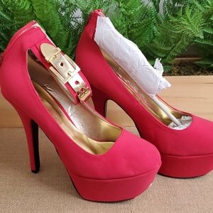 Qupid platform ankle high heel